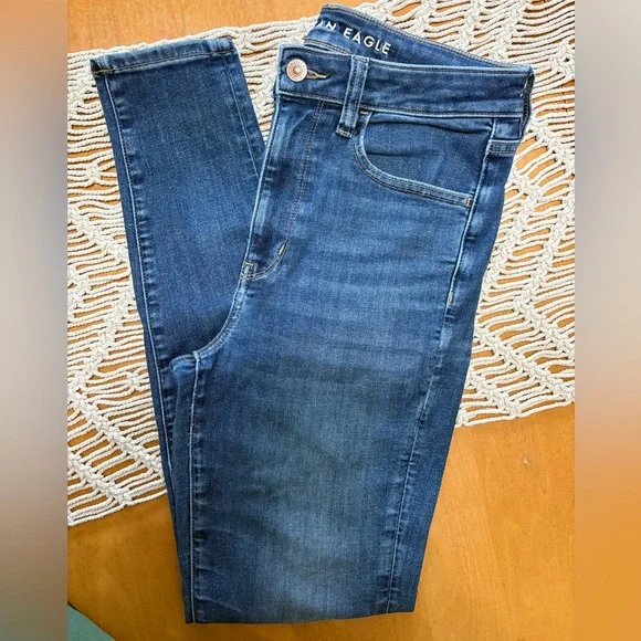American Eagle Next Level Super Hi-Rise Jegging Size 6 - Picture 1 of 7